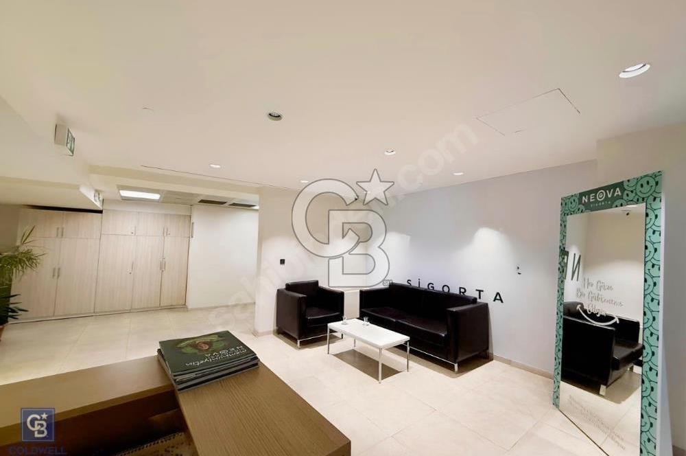 KOZYATAĞI ŞAŞMAZ PLAZA’DA METRO ÖNÜ 840 m² KİRALIK PRESTİJLİ OFİS KATI