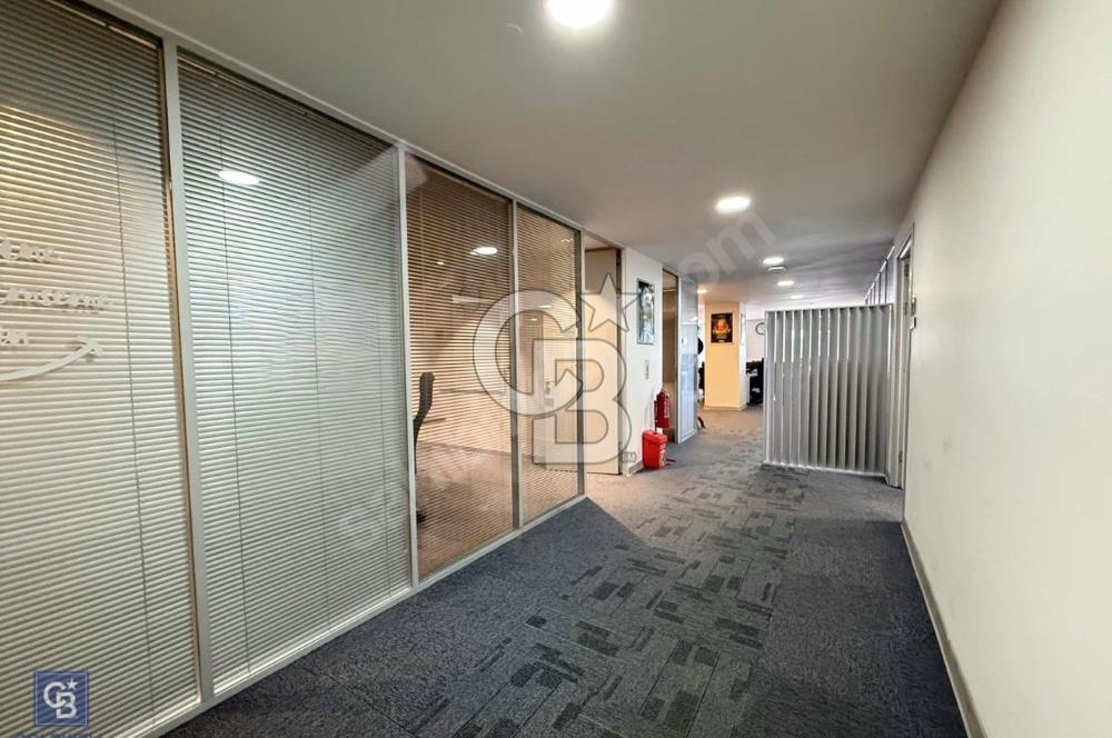 KOZYATAĞI ŞAŞMAZ PLAZA’DA METRO ÖNÜ 840 m² KİRALIK PRESTİJLİ OFİS KATI