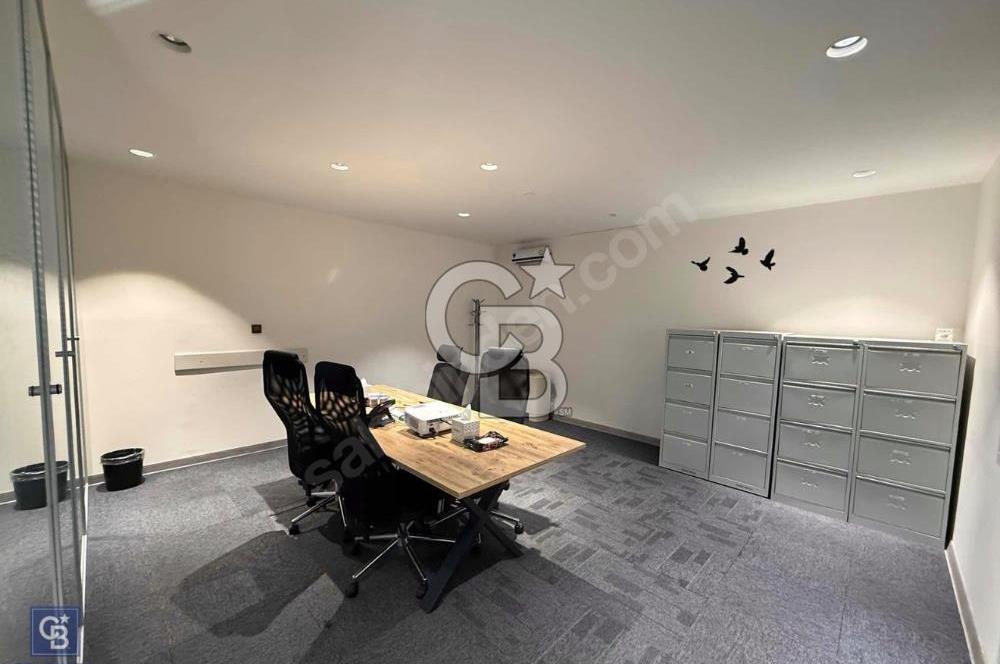 KOZYATAĞI ŞAŞMAZ PLAZA’DA METRO ÖNÜ 840 m² KİRALIK PRESTİJLİ OFİS KATI