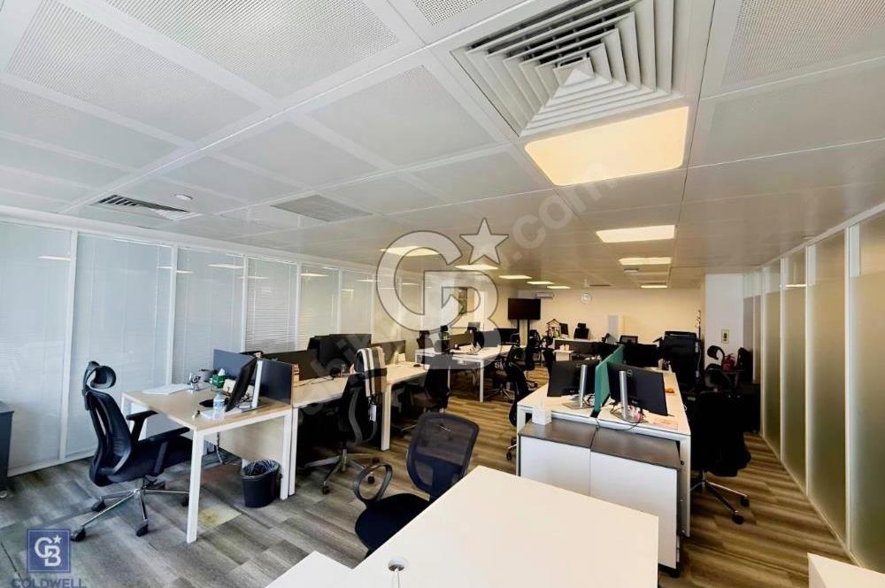 KOZYATAĞI ŞAŞMAZ PLAZA’DA METRO ÖNÜ 840 m² KİRALIK PRESTİJLİ OFİS KATI