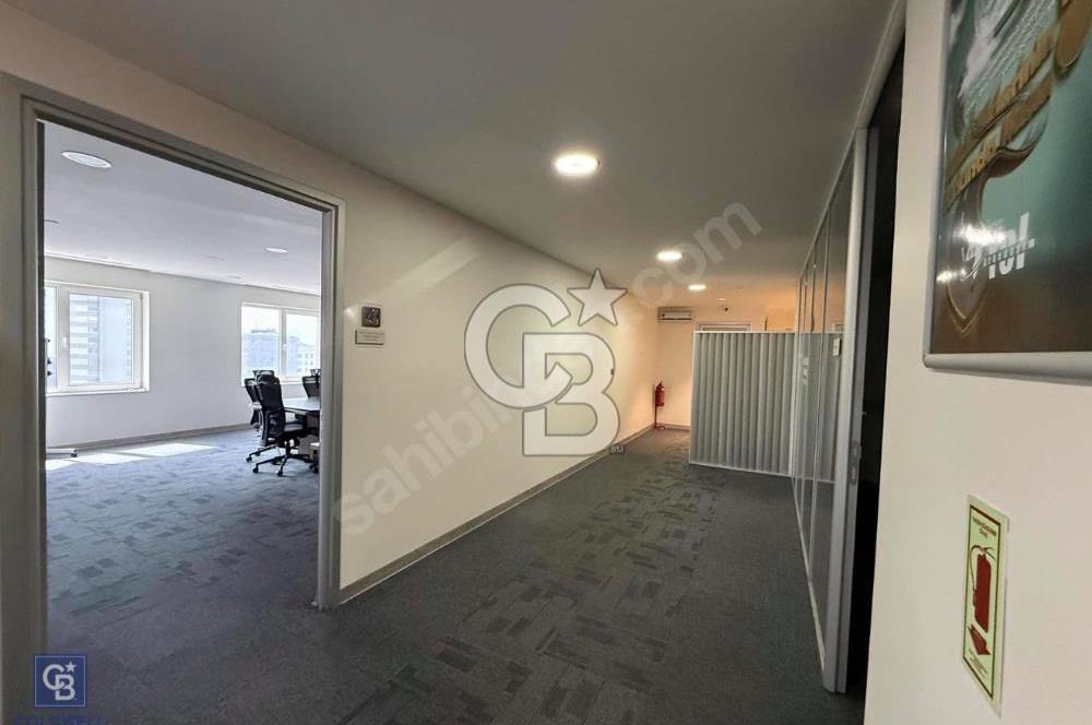 KOZYATAĞI ŞAŞMAZ PLAZA’DA METRO ÖNÜ 840 m² KİRALIK PRESTİJLİ OFİS KATI