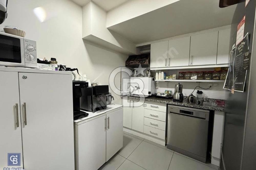 KOZYATAĞI ŞAŞMAZ PLAZA’DA METRO ÖNÜ 840 m² KİRALIK PRESTİJLİ OFİS KATI