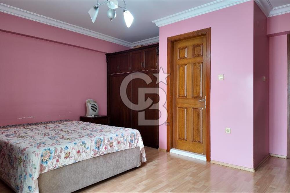 ŞEMİKLER YALI MAHALLESİNDE 4+1 GENİŞ VE KONFORLU SATILIK DAİRE