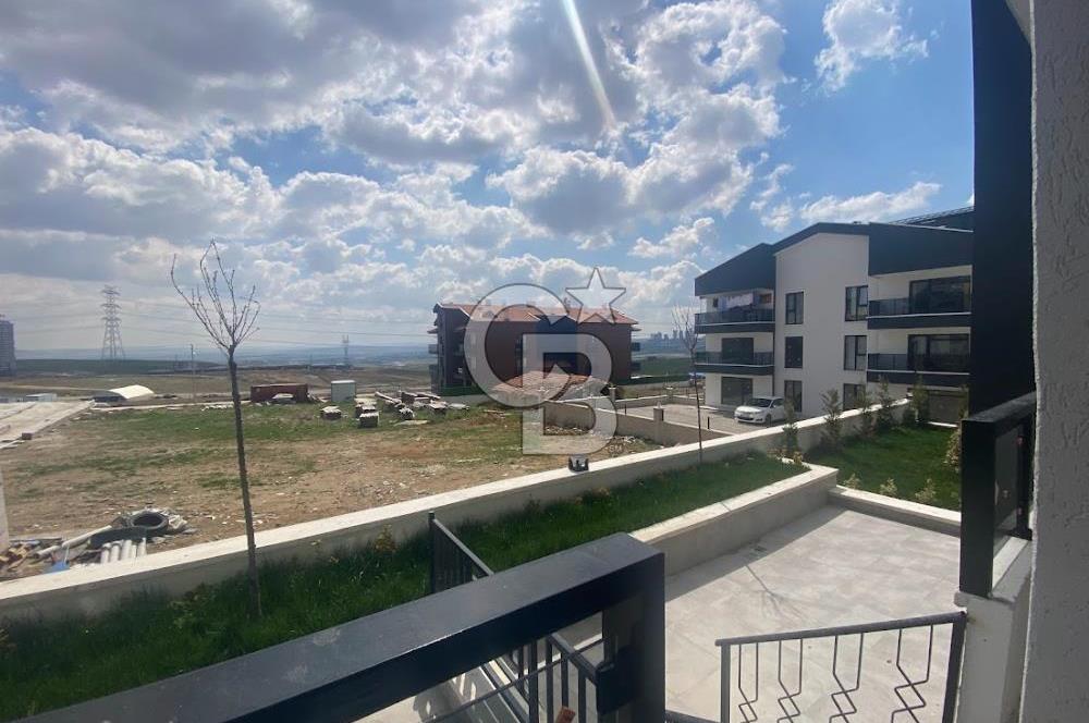 TAŞPINAR' DA SIFIR BİNA GİRİŞ KAT BAHÇE KULLANIMLI KİRALIK 1+1