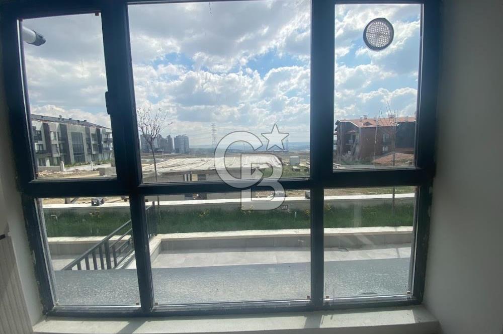 TAŞPINAR' DA SIFIR BİNA GİRİŞ KAT BAHÇE KULLANIMLI KİRALIK 1+1