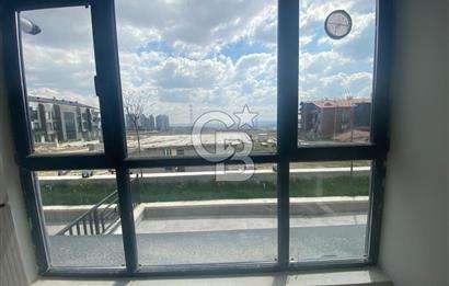 TAŞPINAR' DA SIFIR BİNA GİRİŞ KAT BAHÇE KULLANIMLI KİRALIK 1+1