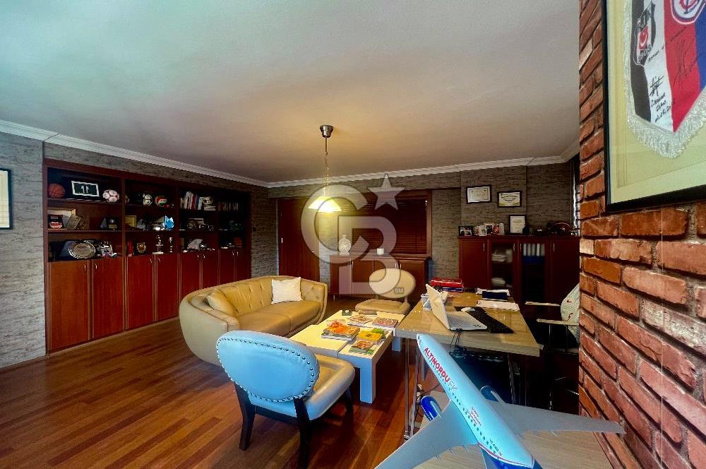 Şair Eşref Bulvarında 128 m2 Kapalı Otoparklı Satılık Ofis