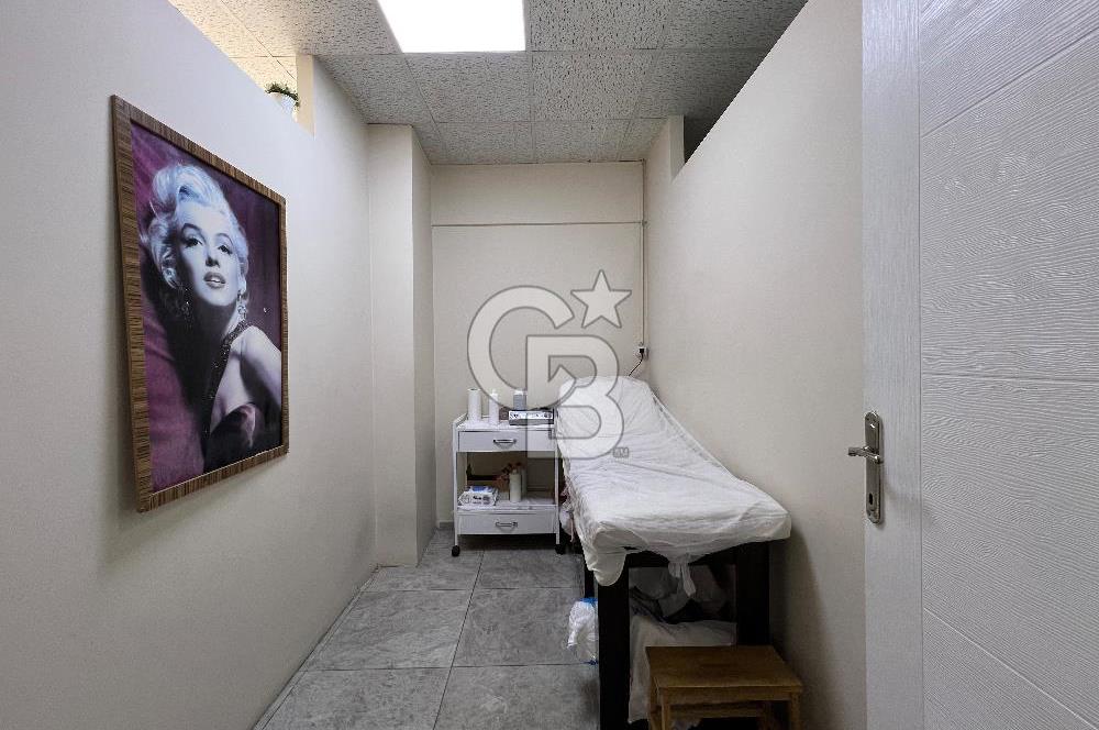 Bostanlıda köşe konumda kiralık dükkan