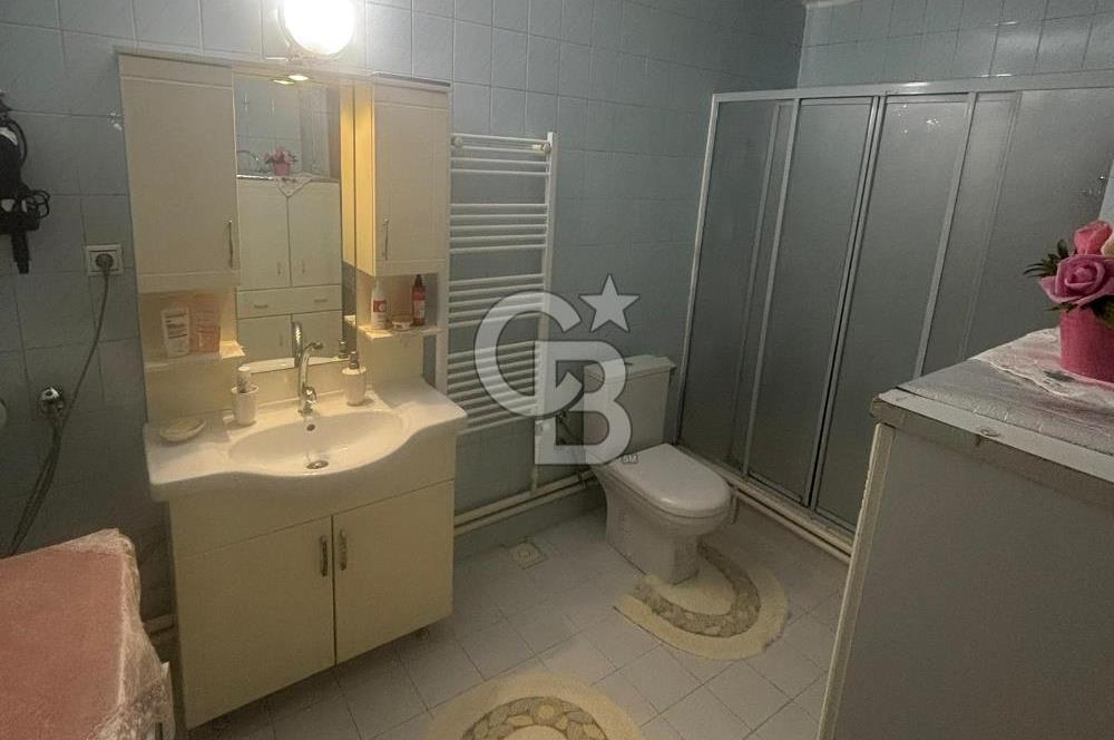 Demokrasi Üni. yakınında deniz manzaralı satılık 3+1 bakımlı daire