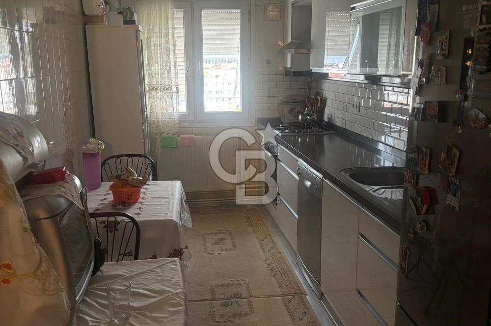 Demokrasi Üni. yakınında deniz manzaralı satılık 3+1 bakımlı daire