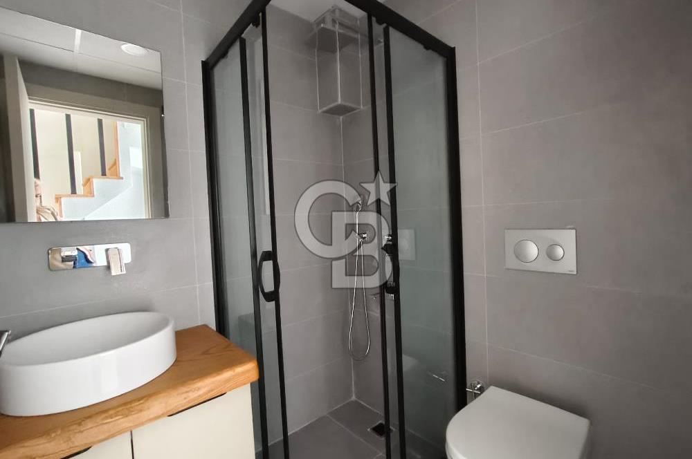 Çeşme Ayasaranda Rezidans'ta boş kiralık dublaks daire