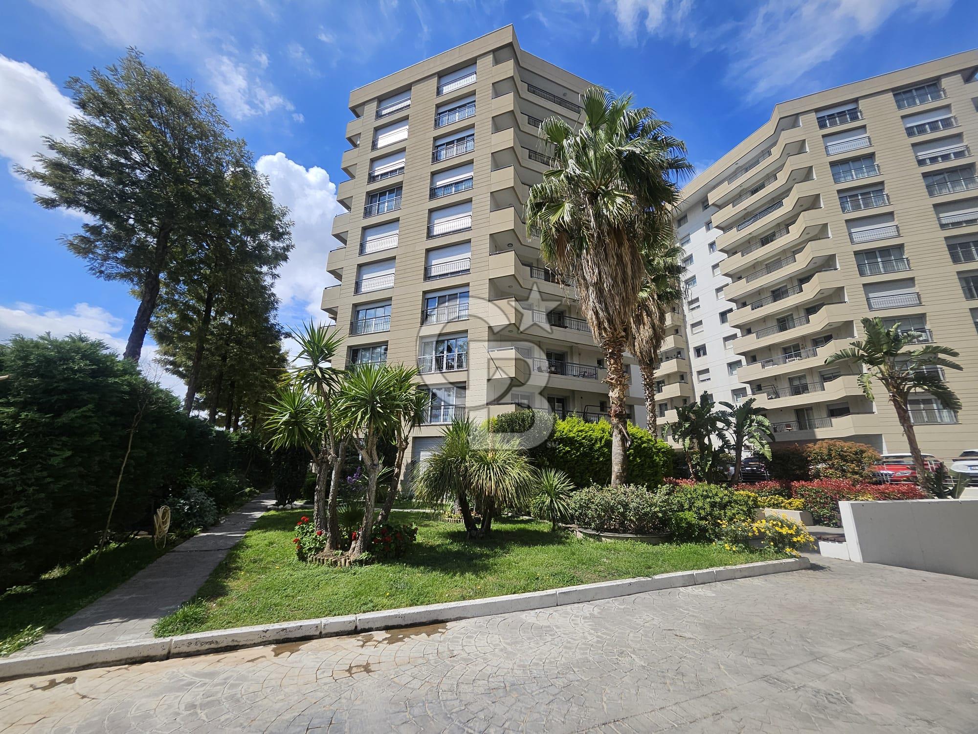 Trio Evleri Sitesi'nde Ferah 3+1 Satılık Daire