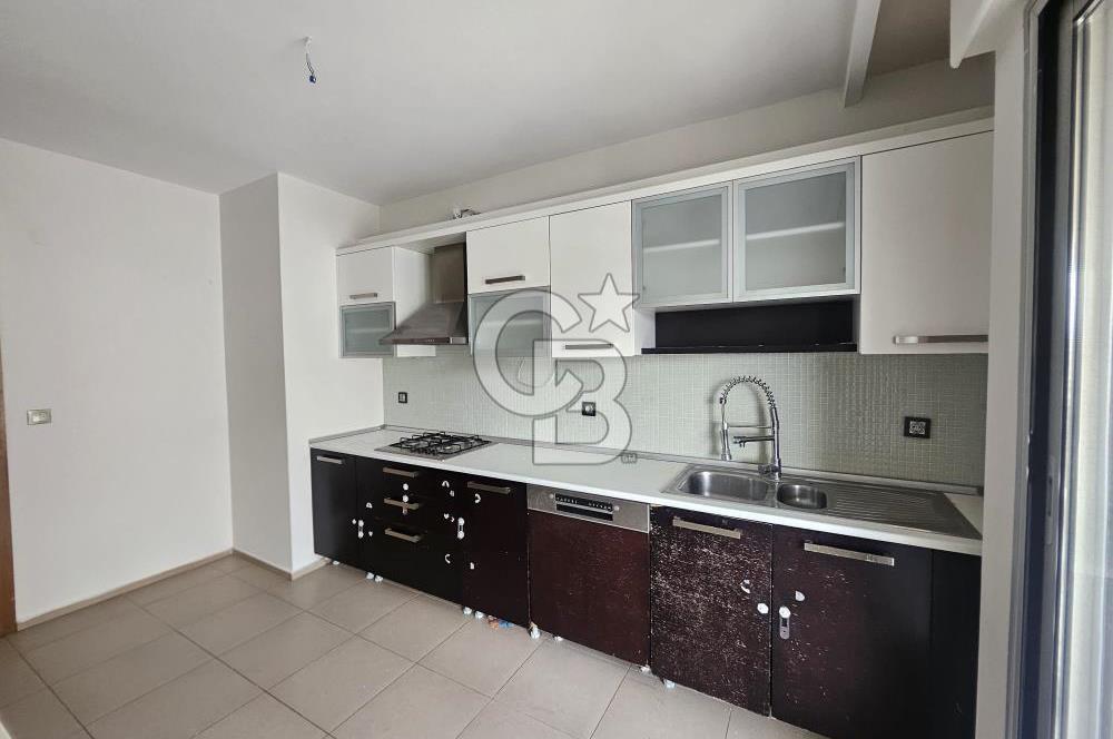 Trio Evleri Sitesi'nde Ferah 3+1 Satılık Daire