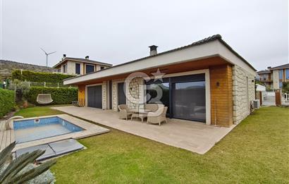 Çeşme Fenerburnu'nda Denize Yürüme Mesafesinde Eşyalı Kiralık Villa