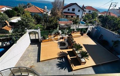 Gülbahçe'de Deniz Manzaralı İkiz Villa