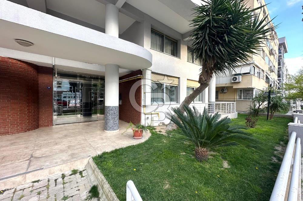 Karşıyaka Girne Bulvarı Yakını Köşe Konumlu 3+1 Satılık Daire