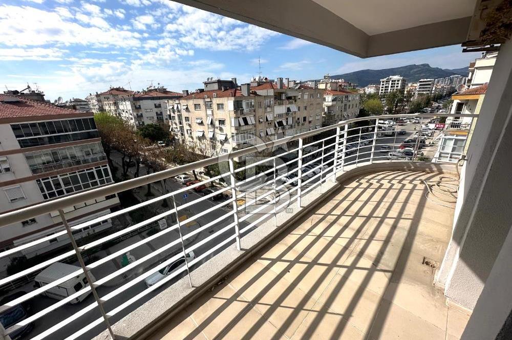 Karşıyaka Girne Bulvarı Yakını Köşe Konumlu 3+1 Satılık Daire