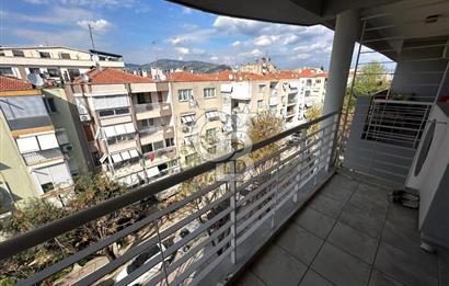 Karşıyaka Girne Bulvarı Yakını Köşe Konumlu 3+1 Satılık Daire