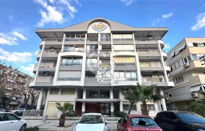 Karşıyaka Girne Bulvarı Yakını Köşe Konumlu 3+1 Satılık Daire