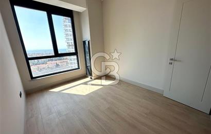 Evora İzmir`de Deniz ve Peyzaj Manzaralı 2+1 Kiralık Daire