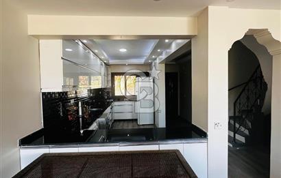 Gülbahçe'de Deniz Manzaralı İkiz Villa