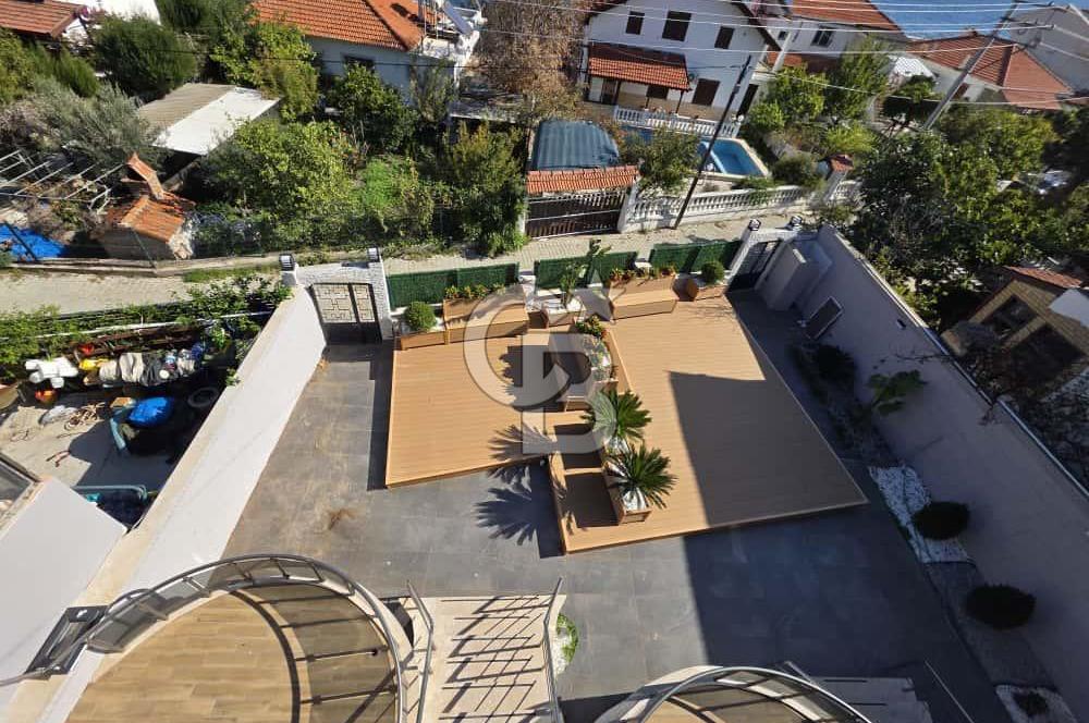 Gülbahçe'de Deniz Manzaralı İkiz Villa