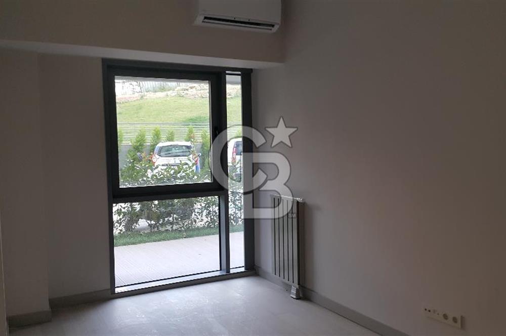 Kadıköy Kentplus'da Metrobüse Yakın 1+1 Kiralık Bahçe Daire/Ofis