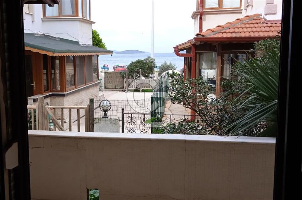 URLA KALABAK'TA DENİZE 35 METRE MESAFEDE SATILIK 3+1 DUBLEKS