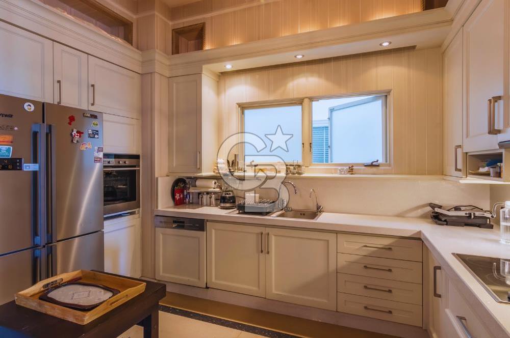 ARNAVUTKÖY'DE KİRALIK YOL YALISI