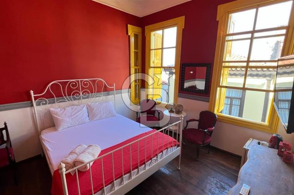 Ayvalık Macaron'un Kalbinde 4 odalı Kiralık Butik Otel!!!