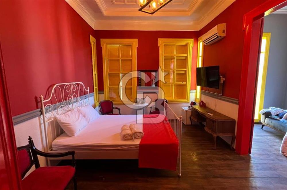 Ayvalık Macaron'un Kalbinde 4 odalı Kiralık Butik Otel!!!