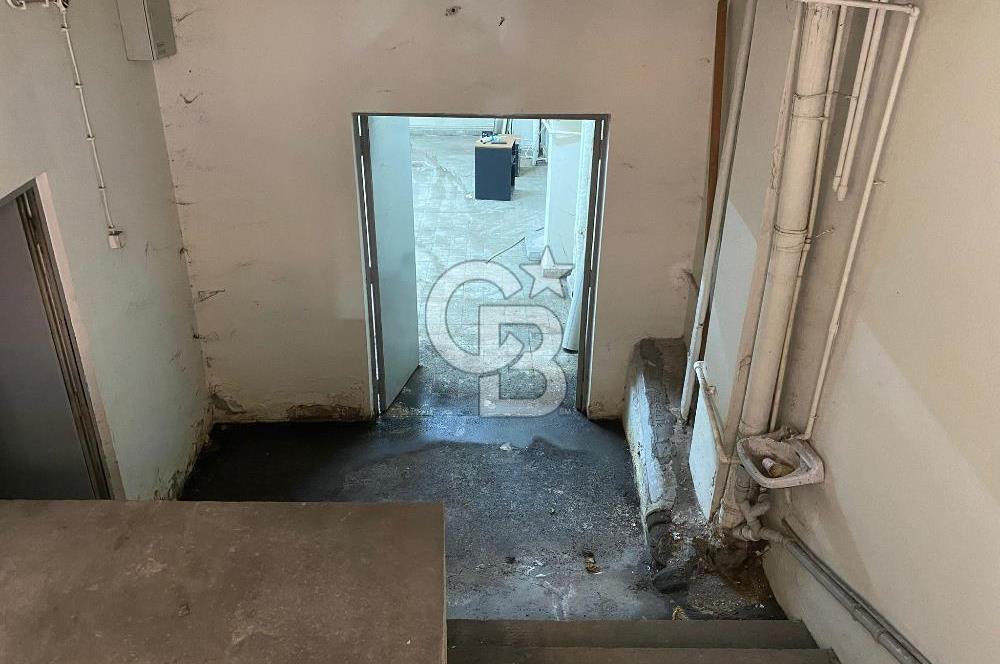 BANKADAN SATILIK FATİH’TE CADDE ÜZERİ, 575 m² DÜKKAN