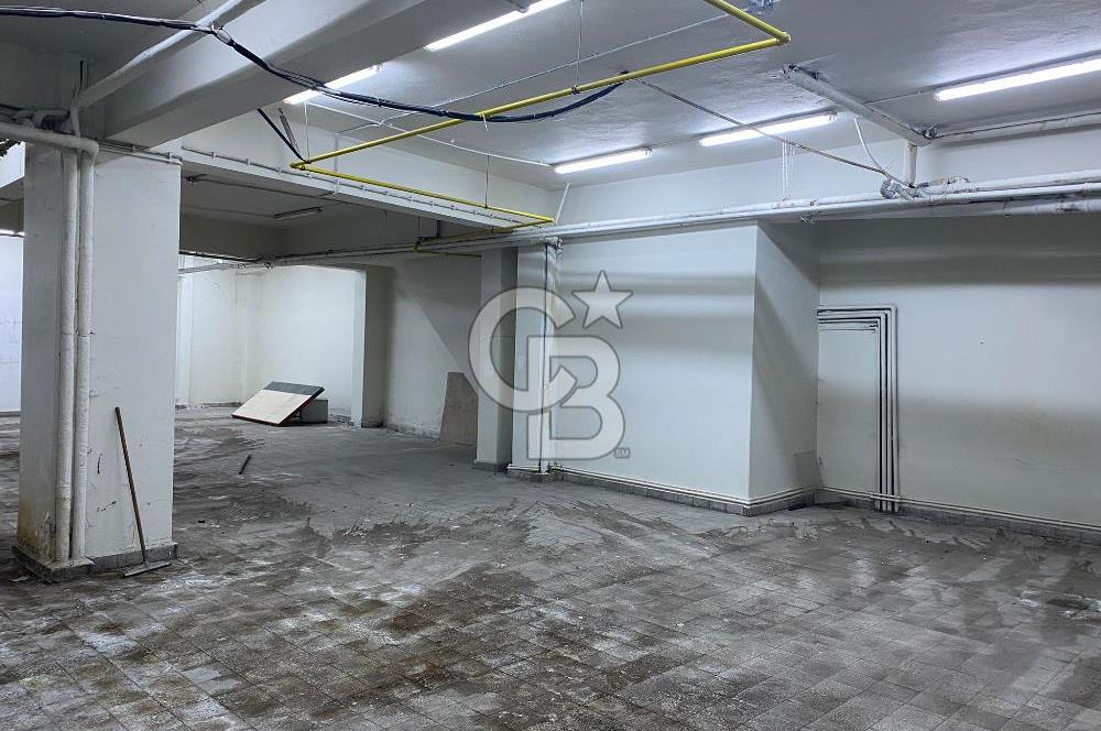 BANKADAN SATILIK FATİH’TE CADDE ÜZERİ, 575 m² DÜKKAN