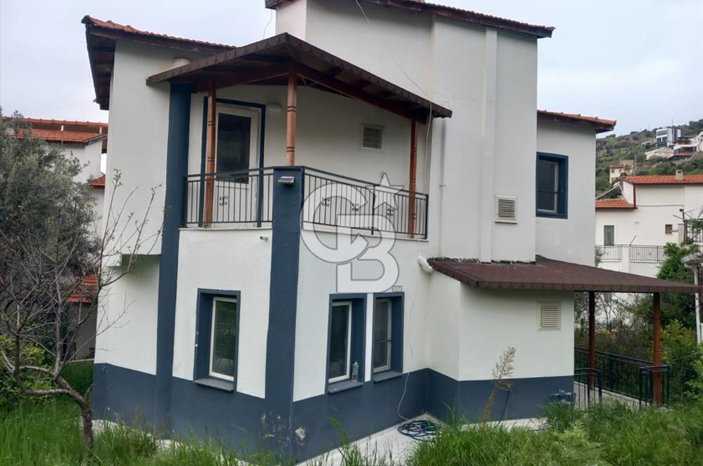 ÇANDARLI EYKO SİTESİ'NDE TADİLATLI DUBLEKS VİLLA