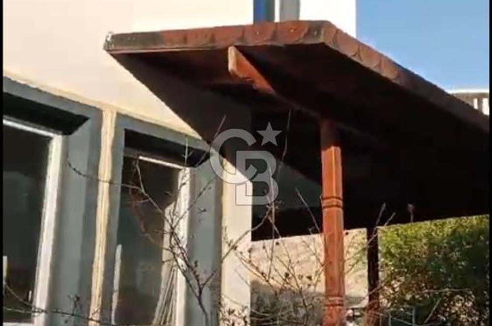 ÇANDARLI EYKO SİTESİ'NDE TADİLATLI DUBLEKS VİLLA