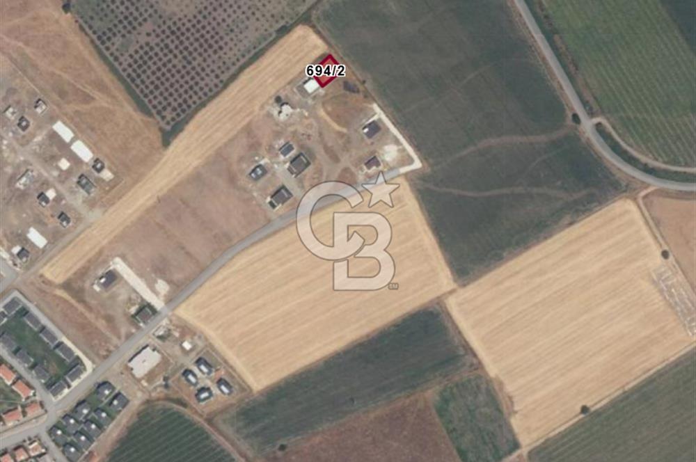 DİKİLİ SALİHLER MAHALLESİNDE SİTE İÇERİSİNDE SATILIK ARSA