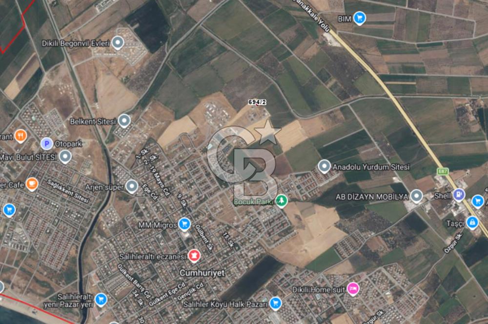 DİKİLİ SALİHLER MAHALLESİNDE SİTE İÇERİSİNDE SATILIK ARSA