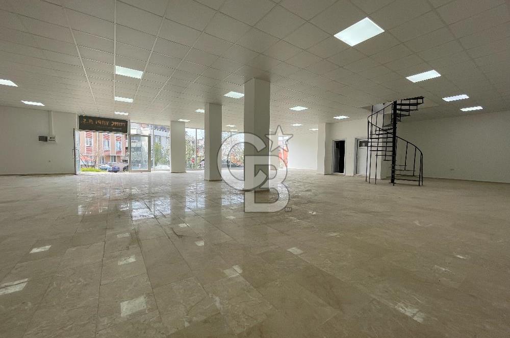 BAŞİSKELE BARBAROS MAH. 650 m² KİRALIK DÜKKAN ( VİTRİN + DEPO )