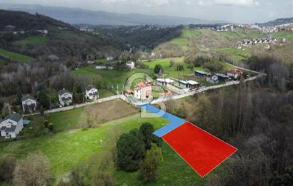 BAŞİSKELE BAHÇECİK' DE DENİZ VE DOĞA MANZARALI 1408 m2 ARSA