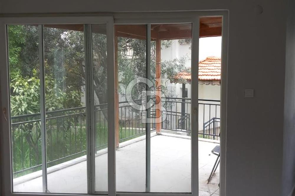 ÇANDARLI EYKO SİTESİ'NDE TADİLATLI DUBLEKS VİLLA