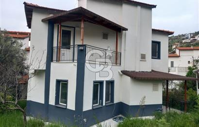 ÇANDARLI EYKO SİTESİ'NDE TADİLATLI DUBLEKS VİLLA