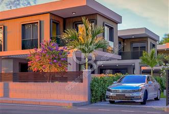 Kuşadası Güzelçamlıda Havuzlu Sitede Satılık 3+1 Villa - 5 - 345118