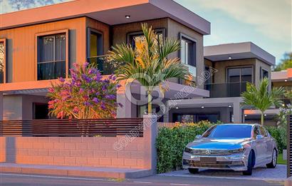 Kuşadası Güzelçamlıda Havuzlu Sitede Satılık 3+1 Villa