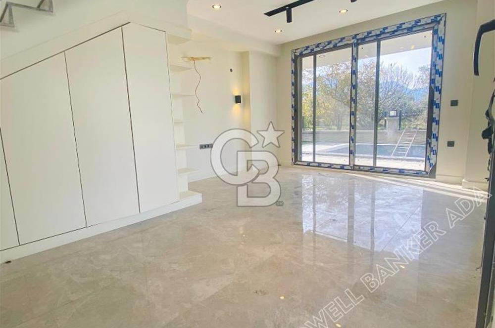 Kuşadası Güzelçamlıda Havuzlu Sitede Satılık 3+1 Villa