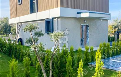 Kuşadası Güzelçamlıda Havuzlu Sitede Satılık 3+1 Villa