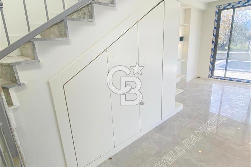 Kuşadası Güzelçamlıda Havuzlu Sitede Satılık 3+1 Villa