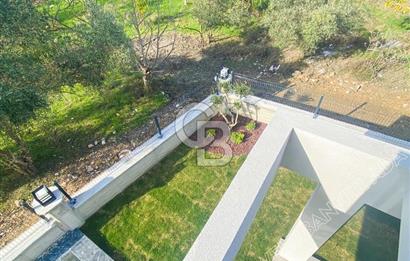 Kuşadası Güzelçamlıda Havuzlu Sitede Satılık 3+1 Villa