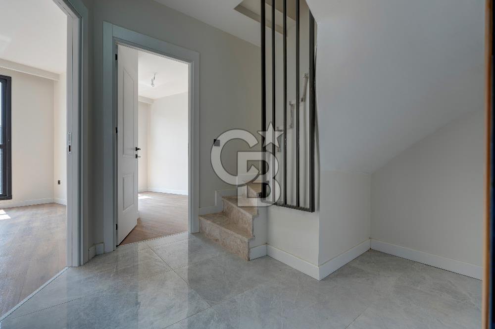 Maltepe Feyzullah'ta Mininbüs Cad. Kiralık 4+1 Dubleks Daire