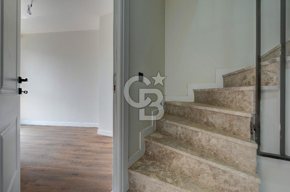 Maltepe Feyzullah'ta Mininbüs Cad. Kiralık 4+1 Dubleks Daire