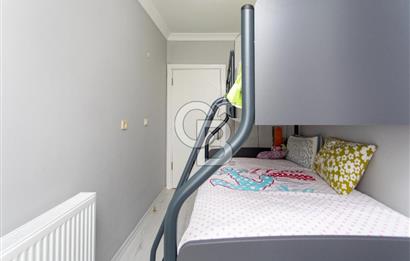 Yenifoça'da Satılık Müstakil Bahçeli 3+1 Villa